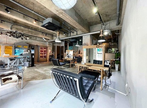 【大橋】≪月給25万円スタート・社会保険完備・レッスン強制なし≫幅広いスタイルはもちろん若いお客様にはフェードスタイルが人気！！スタッフ全員で働きやすいサロンを作り男性へ癒しの空間を提供するシックでお洒落なメンズサロン「TAO MEN’S ONLY（タオメンズオンリー）」からスタイリスト（美容師・理容師）の求人☆★