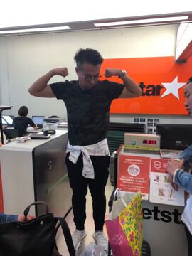 【近鉄富田林駅】≪実働8時間・20時迄に退勤≫≪社会保険完備≫地域密着の人気ヘアサロン！広々な店内、幅広いメニューを展開しています！気さくで元気なスタッフが自慢の素敵サロン！「aile ciel(エールシエル)」からアシスタント（美容師）の求人☆★☆