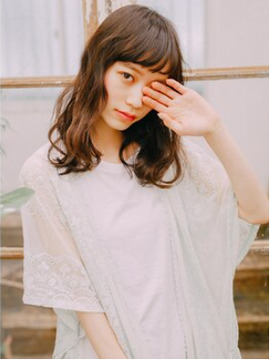 【池袋】≪休日選択制≫≪営業中レッスン可能！≫≪早期デビューも目指せる≫マンツーマンレッスンで、しっかり技術を身に付けた上でデビューを目指せるサロン「銀座LA・BO&SLEEKS（ギンザラボアンドスリークス）」からアシスタント（美容師）の求人☆★