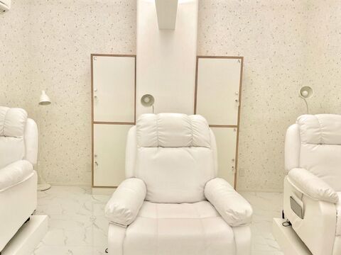 【野田阪神】≪未経験OK≫≪月8日休み≫≪社会保険完備≫パリジェンヌ&ハリウッドブロウリフトが大人気！美容師との兼任OK！「CARINA 野田阪神店（カリナノダハンシンテン）」からアイリスト（アイデザイナー・まつ毛エクステ）の求人☆☆