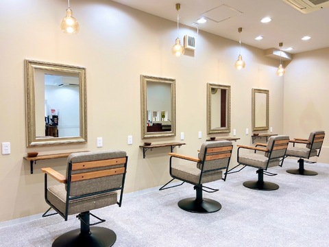 【野並】最新の薬剤を導入し、トレンドを発信！某有名システムトリートメントも使用しており、単価UPも狙いやすい環境です！あなたの希望に合わせて勤務ができ、キャリアアップも叶う「Lana hair salon NONAMI（ラナヘアーサロンノナミ）」からスタイリスト（美容師）の求人★☆