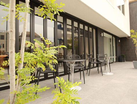 【甲子園】≪月給25万円〜≫≪有給休暇あり≫≪完全週休2日≫≪社会保険完備≫目指すは生産性150万円！実際にデビューして1年以内に100万円超のプレイヤーになれる、そんな教育体制があります！スタッフさんに、お客様に学んで成長できるサロン「GOLD（ゴールド）」からアシスタント（美容師）の求人★☆