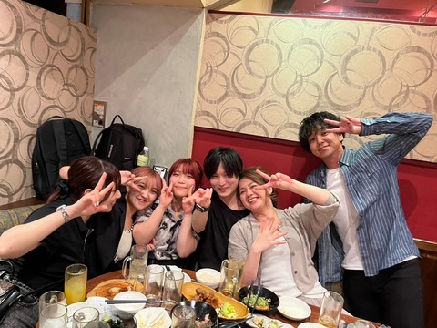 【京橋】≪社会保険完備≫入客チャンスバッチリ！結婚、出産しても安心して働ける環境がバッチリ！カラーとケアに注力を入れるトレンドサロン「cocotte 京橋店（ココットキョウバシテン）」からスタイリスト（美容師）の求人☆★☆