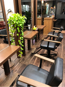 【河内天美】≪月給19万円以上≫≪平均退社19時≫自分のペースでレッスンが進められる。風通しの良いアットホームサロン「Mille・Grace（ミルグラース）」からアシスタント（美容師）の求人☆★☆