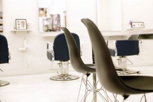 【ぶらくり丁】個性を伸ばす指導体制！似合わせとカット技術に自信アリ♪興味をもてるよう関わるので、楽しく美容ができるサロンです！撮影にも取り組んで行きますよ☆アシスタント（美容師）の求人☆★