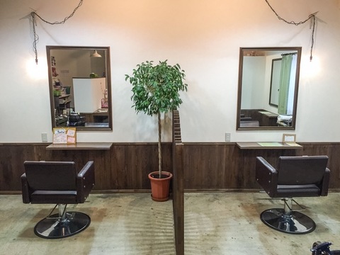 【高槻岡本町】≪毎週土日どちらか休み≫≪社会保険完備≫≪9～17時までの営業≫プライベートと両立しながら、お客様を大事にできる温かいサロン「luz hair（ルースヘアー）」からスタイリスト（美容師）の求人☆☆