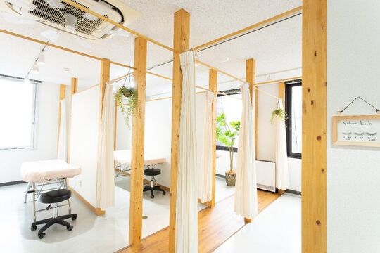 【町田駅】★従業員満足と顧客満足を同等の価値で捉える★≪月給30万円以上可能≫≪完全週休2日制≫≪日曜・希望休・連休OK≫≪社保完備≫≪有給100％取得≫≪産休育休実績多数≫女性が長期で活躍できる環境に自信あり「B’Lash 町田本店（ビーラッシュマチダホンテン）」からアイリスト（まつ毛エクステ・アイデザイナー）の求人☆☆