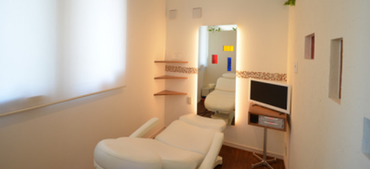 【学園都市】日曜祝日定休！残業一切なし！お子さん、家庭も大切にしながら働きたい方必見！ママさんスタイリストばかりなのでお休みも気兼ねなく取れます♪女性専用サロン¨Natura Terrasse（ナチュラテラッセ）¨からスタイリスト（美容師）の求人☆☆