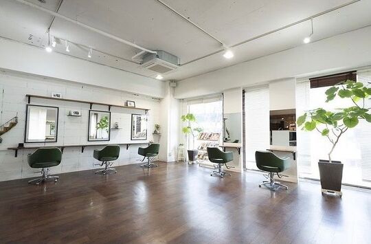 【葛西駅】≪バースデイ休暇あり・社会保険完備≫充実した福利厚生・カリキュラムで安心してスタイリストデビューが可能！お客様からの口コミが高評価のヘアサロン「hair&make Luxiel（ヘアーアンドメイクルシエル）」からアシスタント（美容師）の求人★☆