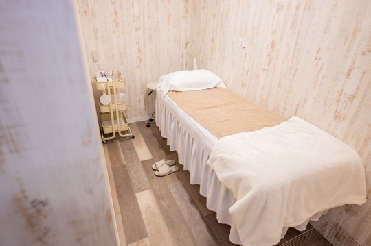 【大名】≪髪型ネイル自由・選べるお休み日数・基本残業無し≫充実した福利厚生のもとプライベートも大切にしながら長く働くことができる環境！幅広いメニューと丁寧なカウンセリングが多くの女性に愛されるサロン「Eyelash Salon Babe（アイラッシュサロンベイブ）」からアイリスト（まつげエクステ・まつげパーマ・アイブロウ）の求人☆☆