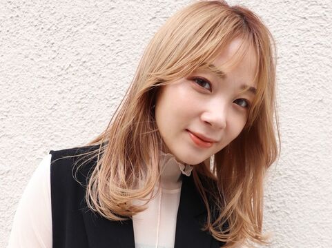 【江坂】≪完全週休2日制≫≪実働8時間≫≪社会保険完備≫充実の研修体制で50万円以上稼げるスタイリストを目指せます！スタッフ同士仲が良く、楽しく働ける大人気サロン！「tetote by milly 江坂（テトテ バイ ミリー エサカ）」からアシスタント（美容師）の求人☆★☆