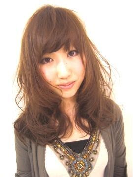 【伊丹駅】社会保険完備！店舗展開する注目のサロン！中途採用の方も多数活躍中！少人数制＆アットホームな空気感が魅力の風情ある一軒家風の“和モダン”空間が魅力の“en rise hanare店（エンライズハナレテン）”からアシスタント（美容師）の求人★☆