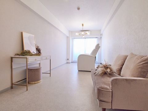 【中津】≪髪色、ネイル自由≫正社員・業務委託・パートから希望の勤務形態を選べます！入客した分、しっかり還元！経験の浅い方もしっかり指導しますので、安心してくださいね。「CALAN by plan（カランバイプラン）」からアイリスト（アイデザイナー・まつげエクステ）の求人★☆★