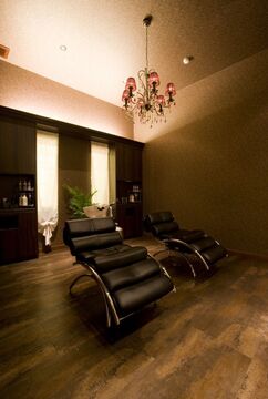 【相生山】≪託児所完備≫≪月給25万円〜≫≪社会保険完備≫働くママさんも大歓迎！前世代の方が働きやすいサロン環境を整えているサロン“Grand Beauty B’s緑店（グランドビューティービーズミドリテン）”からスタイリスト（美容師）の求人☆★