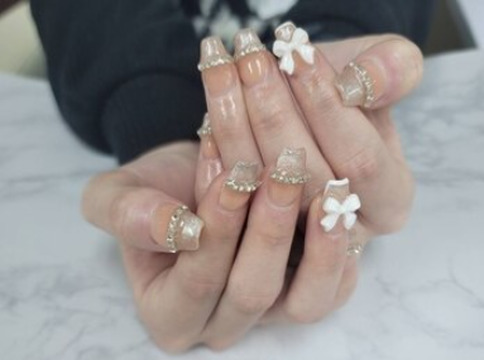 【新宿駅】≪持ち込みネイルのお客様多数≫≪交通費全額支給≫≪スカルプが得意≫頑張った分は歩合でしっかり還元！凄腕ネイリストが在籍されてるネイルサロン「Nail salon RAYAS（ネイルサロンレイアス）」からネイリスト（ネイル）の求人☆☆