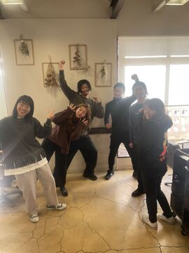 【荒本】≪月8,9日休み≫≪社会保険完備≫≪最短2年でデビュー可≫≪平均退社時間20時≫着付けも学べる環境あり！他店舗との交流も深く、いろんななスタイリストから技術を学べます◎「ZIP second（ジィップ セカンド）」からアシスタント（美容師）の求人☆★