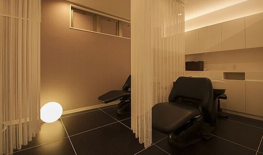 【香椎宮前】≪月休8日・月給23万円スタート・社会保険完備≫充実した福利厚生を準備しているのでずっと働いてもらえます！独立の夢も応援しているお店「L’Aube roi（ローブロワ）」からスタイリスト（美容師）の求人☆★