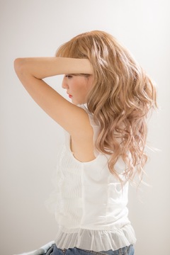 【心斎橋】≪有給休暇あり≫≪社会保険完備≫≪月給27万円スタート≫≪土日の月1日休みOK≫エクステ、着付けなども提供！色々な技術を学んで、もっとお仕事を楽しくしませんか アットホームサロン「a‐rch for hair 心斎橋店（アーチフォーヘアーシンサイバシテン）」からスタイリスト（美容師）の求人☆☆