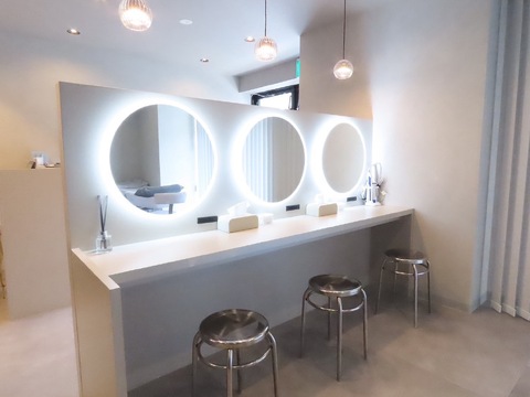 【大名】≪髪型ネイル自由・月給53万円の支給実績あり・選べる働き方・社会保険完備・業務委託は自由出勤・アイブロウメニューあり・集客に自信あり≫業務委託大歓迎！！幅広いメニューと丁寧なカウンセリングが多くの女性に愛されるサロン「eyebrow&eyelash Ral.（アイブロウアンドアイラッシュラル）」からアイリスト（まつげエクステ・まつげパーマ・アイブロウ）の求人☆☆