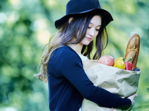 【谷町四丁目】≪19万円スタート≫≪未経験・通信生・新卒生OK≫営業中の空いた時間でレッスン！オーナーさんからマンツーマンで技術指導してもらえる環境です！ヘアケアや癒しメニューにも力を入れており、お客様がゆったり過ごせる美容室「Smil（スミール）」からアシスタント（美容師）の求人☆★☆