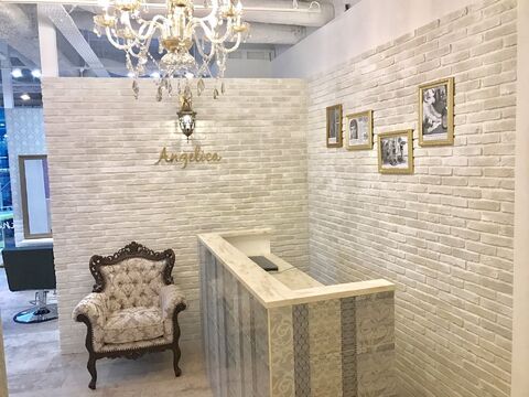 【JR奈良駅】■フリー売上40％還元／指名売上45〜55％還元■フルタイムで30万円以上の月収はもちろん！週1日〜の勤務・土日のお休み・時短勤務など相談可能で、プライベートも重視できちゃう！委託サロンの経験がない方でも働きやすいAngelica JR奈良駅前店（アンジェリカジェイアールナラエキマエテン）からスタイリストの求人☆★