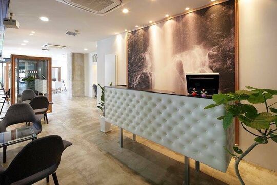 【学園前】≪中途アシスタント大募集≫≪アシスタント専任も大歓迎≫≪月給20万円≫≪≪社会保険完備≫≪月7,8日休み≫≪アシスタント専任もOK≫≪平均退社18〜19時台≫メイクや着付けも学べるサロン！30,40代のスタッフも活躍中！自分の個性を生かしながら働ける環境！「Blendz of arts（ブレンズオブアーツ）」からアシスタント（美容師）の求人☆★