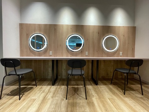 【高宮駅】≪営業時間18時まで・残業なし・完全週休二日制・女性オンリーサロン・セルフブロー≫子育てしながらも、働きやすい環境！急なお休みなどにも対応できるようにしてます！お仕事はシャンプー&カラー施術のみで幅広い世代のお客様から愛されるカラー専門店「COLOR PLUS 高宮店（カラープラスタカミヤテン）」からカラーリスト（美容師）の求人☆☆