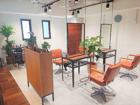 【四ツ橋】≪面貸し募集／売上60〜65％還元≫≪材料費、光熱費サロン負担≫≪完全自由出勤≫自身の顧客を担当し高い報酬を獲得出来るサロン◎流行りの薬剤も豊富！！キッズスペース完備！DEJI 北堀江（デジキタホリエ）からスタイリスト（美容師）の求人☆★