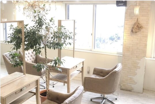 【堀江】≪完全週休2日制≫≪実働8時間≫≪社会保険完備≫少人数制の落ち着いたナチュラル系ヘアサロン！お客様との距離も近く、美容師として長く働ける環境です！「Hal.（ハル）」からスタイリスト（美容師）の求人☆☆