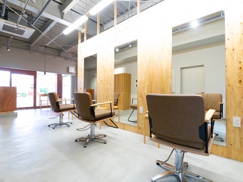 【大和西大寺駅】≪社会保険完備≫≪月8日休み≫カラーが好きな方は必見！カラーリストとスタイリスト、希望のキャリアを選べます。「D.Log 大和西大寺店（ディードットログ ヤマトサイダイジテン）」からアシスタント（美容師）の求人☆★☆