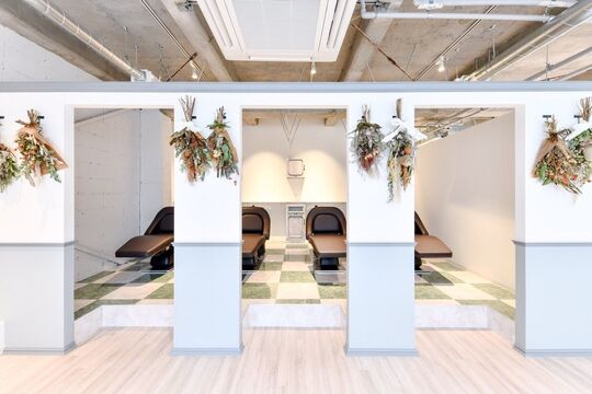 【京橋】≪インボイス制度のサポートあり≫≪完全マンツーマン≫≪自由出勤制≫≪単価8000円以上≫≪最大45万円の保証給あり≫≪交通費支給あり≫≪正社員制度あり≫トリートメント・ヘアケアを重視した大人ヘアサロン！！勤務時間や休みなどご希望に合わせた働き方が可能です！「Barrel 京橋店（バレルキョウバシテン）」からスタイリスト（美容師）の求人☆★