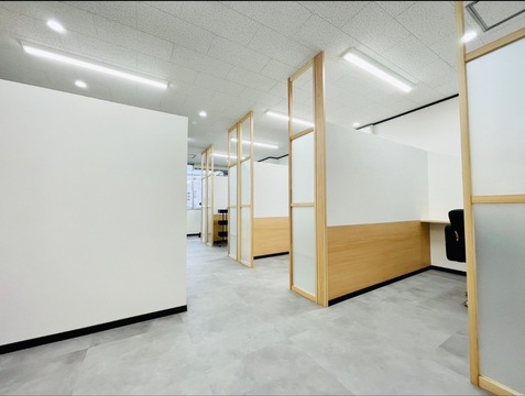 【大宮】≪月8日休み≫≪土日休み可能≫≪社会保険完備≫≪賞与あり≫≪スタイリストオンリー≫完全個室の髪質改善サロン！平均客単価16000円の高単価サロン！税抜60万円以上の売上でフレックスでの勤務や月12日休みになります！幅広い年齢層のスタッフが活躍中！「Lien 四条大宮店（リアンシジョウオオミヤテン）」からスタイリスト（美容師）の求人☆★☆