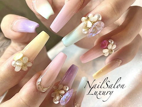 【梅田】≪実働8時間≫≪月8日休み・土日休みOK≫ワンランク上のネイルデザインが大人気！ネイルを学びたいという方にオススメです！「nail salon LUXURY 梅田店（ネイルサロンラグジュアリーウメダテン）」からネイリスト（ネイル）の求人☆☆