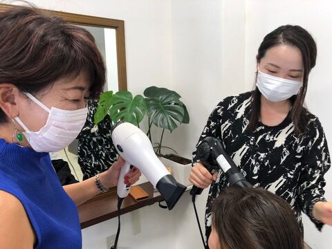 【和白駅】≪パート・アルバイト募集≫ブランクがある方も歓迎！！ママさんが多く在籍しているのでみんなで協力してお仕事・プライベートが充実できる環境を創ります！！長くお仕事できる地域密着型ヘアサロン「heart’s（ハーツ）」からアシスタント（美容師）の求人☆☆