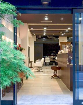 【北大路】◆完全週休2日制・19時営業終了・住宅手当あり・営業時間内レッスン・社会保険完備◆ウィッグ代や講習費の負担など、スタッフが働きやすいように色々な面でサポートしています！自身のペースでレッスンスケジュールを立てられる「COCOTEA 北大路店（ココティキタオオジテン）」からアシスタント（美容師）の求人☆★