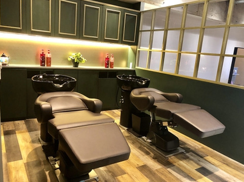 【池袋】■正社員・業務委託の選択制■月給25万円〜■月8日休み以上相談可能■社会保険完備■幅広いメニューと薬剤のラインナップ！ぜひ一度どんな働き方がしたいかご相談ください！elena（エレナ）からスタイリスト（美容師）の求人☆★