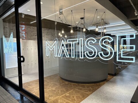 【藤崎駅】≪月のお休み8日・社会保険完備・自社アカデミーあり≫着付けも学べます。高品質な薬剤を使用し大人女性を更に素敵に！！上質なひとときを提供するヘアサロン「MATISSE 藤崎店（マティスフジサキテン）」からスタイリスト（美容師）の求人☆★