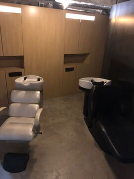 【甲東園】≪20時には退勤可能♪≫≪フルタイム勤務でフリー／指名共に50％還元≫≪指名料全額バック≫≪30万円以上の高収入も可能≫正社員と業務委託を選択できるお店です“LELiBE（レリビー）”からスタイリスト（美容師）の求人☆★