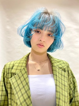 【博多駅】◆駅チカで通勤が便利・完全週休2日・社会保険完備など充実の待遇・ハイトーンやトレンドに敏感なスタッフが勢揃い・高月給スタート◆「スタッフの成長＝喜び」と考えられる温かい人柄のオーナーさんを中心に多くのスタッフさんが活躍中！！美容師としてだけでなく社会人としても大きく成長できる環境のヘアサロン「Cosy Velvet（コージーベルベット）」からアシスタント（美容師）の求人☆★☆