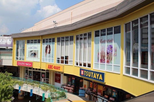 【チャチャタウン小倉】≪営業中のレッスンOK・早期デビュー可能・高月給スタート・月休8日・東京有名サロン講師より直接指導≫毎日の仕事を楽しんでもらいたい！そのために充実した教育カリキュラム・福利厚生を整えています！地域のお客さまに長く愛されるトータルビューティーサロン「hair&make Lecrin（ヘアアンドメイクレカン）」からアシスタント（美容師）の求人★☆