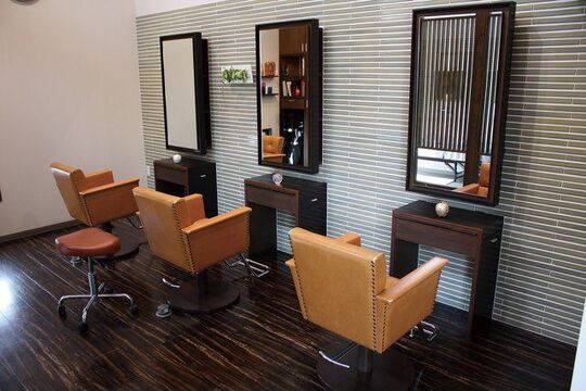 【駅家】≪高月給スタート・第3日曜日休・社会保険完備≫年間休日100日以上で働きやすい環境を創っています！！スタッフ満足度を高め長くお仕事できる環境を作っているヘアサロン「coco・labo（ココラボ）」からアシスタント（美容師）の求人☆★