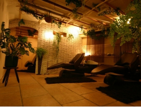 【六甲道】≪土日祝休みの取得可能≫≪営業中レッスンのみ≫≪着付け・マツエクの習得も可能≫≪完全週休2日制≫最短1年半〜2年ほどでデビュー可能！離職率の低い環境だからこそ、安心して働けるトータルビューティーサロン「sakura tessen（サクラテッセン）」からアシスタント（美容師）の求人☆★