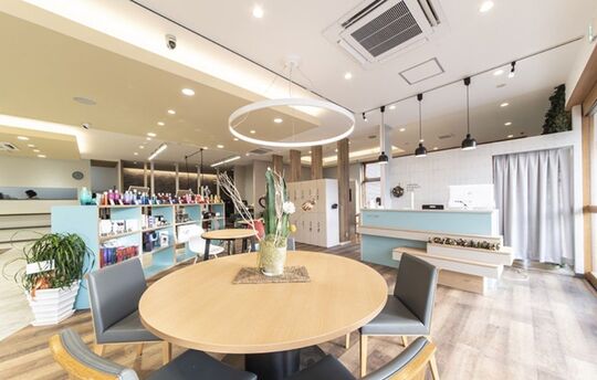 【守恒】≪5.5時間勤務・正社員登用あり≫安心の研修体制で一人ひとりにピッタリなペースでネイリストを目指せるトータルビューティーサロン！長く働ける環境が人気です「Loves Laughs 守恒徳力店（ラブズラフズモリツネトクリキテン）」からネイリスト（ネイル）の求人☆☆