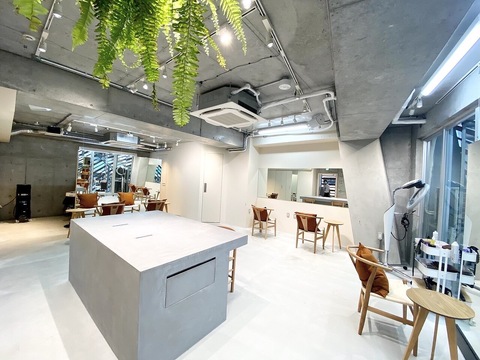 【浦和】≪完全週休2日制≫≪最短1年半でデビュー可能≫≪営業時間内レッスンOK≫SNS運用、新規集客に自信のあるトレンドサロン！効率よく技術向上ができる教育に注力したサロンです！「mee．浦和（ミィ．ウラワ）」からアシスタント（美容師）の求人☆★