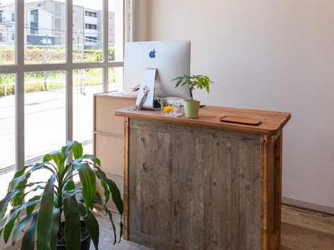 【立花】≪月給23.5万円スタート≫≪社会保険完備≫≪月7.8日休み／平均19時退社≫≪有給休暇あり≫抜群の待遇と、働きやすさを追求したプライベートサロン！掛け持ち無しのマンツーマンでしっかりお客様と関われます。「ray hair&spa（レイヘアーアンドスパ）」からスタイリト（美容師）の求人★☆