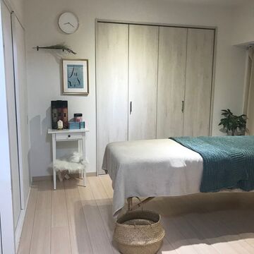 【京橋】≪月給23万円〜≫≪有給100％消化≫≪脱毛経験者大募集≫個人店ならではの接客ができます！社保完備！実働8時間！脱毛士の資格取得可能！”JURIS by monica（ジュリスバイモニカ）”からエステティシャンの求人★★