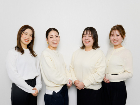 【池袋】≪指名手当あり≫≪年末年始休暇あり≫≪社会保険完備≫トレンドの眉スタイリングが大人気のサロン！その他にもパリジェンヌなどのメニューも人気で様々な技術を生かしながら働けます！清潔感のある店内で、モチベーションを上げながら安心して働ける環境です！「JuJu 池袋店（ジュジュイケブクロテン）」からアイリスト（まつげパーマ・アイブロウ）の求人☆☆