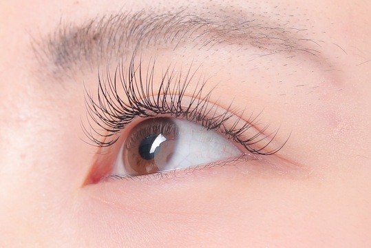 【名古屋駅】≪社会保険完備≫≪月8日休み≫研修中もお給料あり！沢山の最新技術を導入し、数多くの入客ができます！抜群の研修体制で未経験の方も安心の「PLATINUM DOLL 名駅店（プラチナム ドール メイエキテン）」からアイリスト（アイデザイナー・まつげエクステ）の求人☆★☆