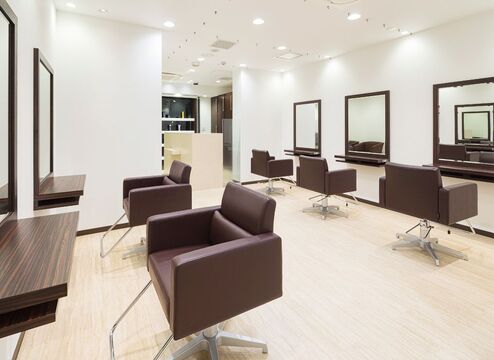 【三軒茶屋】＜完全週休2日制＞＜社会保険完備＞抜群の待遇が◎全国に展開するTAYAグループ☆充実の教育体制があり安心して美容師を続けられる環境です♪プライベートも充実♪TAYA 三軒茶屋店（タヤサンゲンヂャヤテン）からアシスタント（美容師）の求人☆★