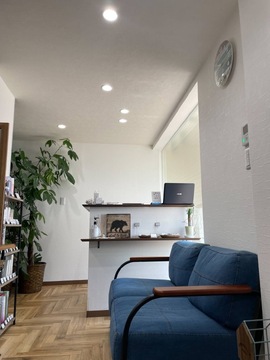 【石橋阪大前】≪業務委託、正社員、パートを選択可能≫≪自由出勤なので好きな日に休めます≫時短勤務や夕方までの勤務などライフスタイルに合わせて勤務時間を選べます！好きな日に休めるのでママさんも働きやすい待遇です！少人数制プライベートサロン「Lagna（ラグナ）」からスタイリスト（美容師）の求人☆★☆